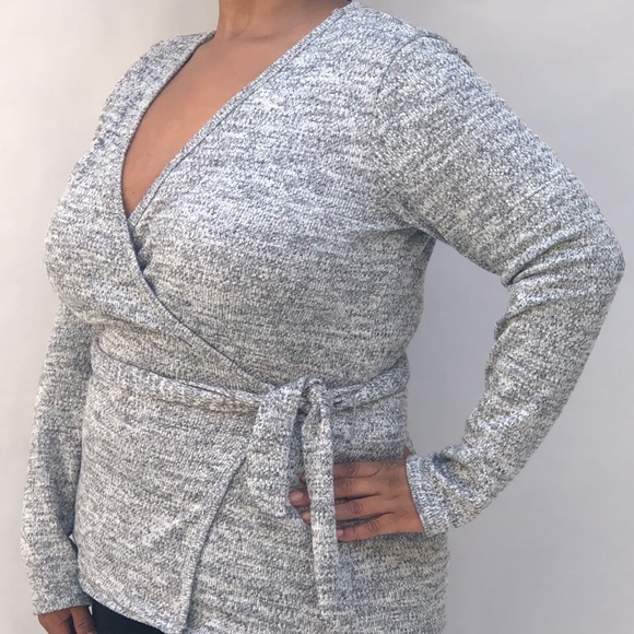 Sweaters - 🔥HP! Pretty Soft Wrap Sweater